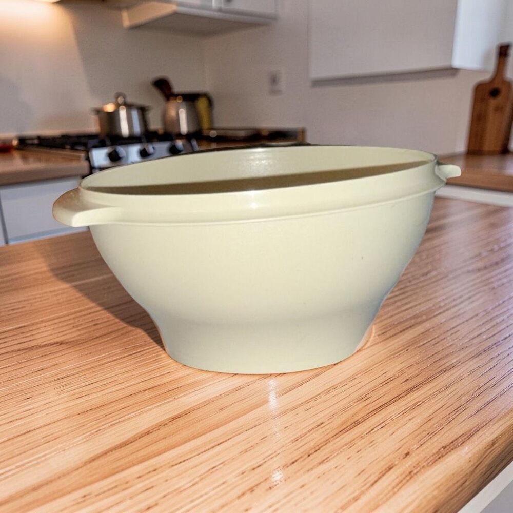 Vintage Tupperware Tan 880 Large Serving Salad Bowl 10” No Lid